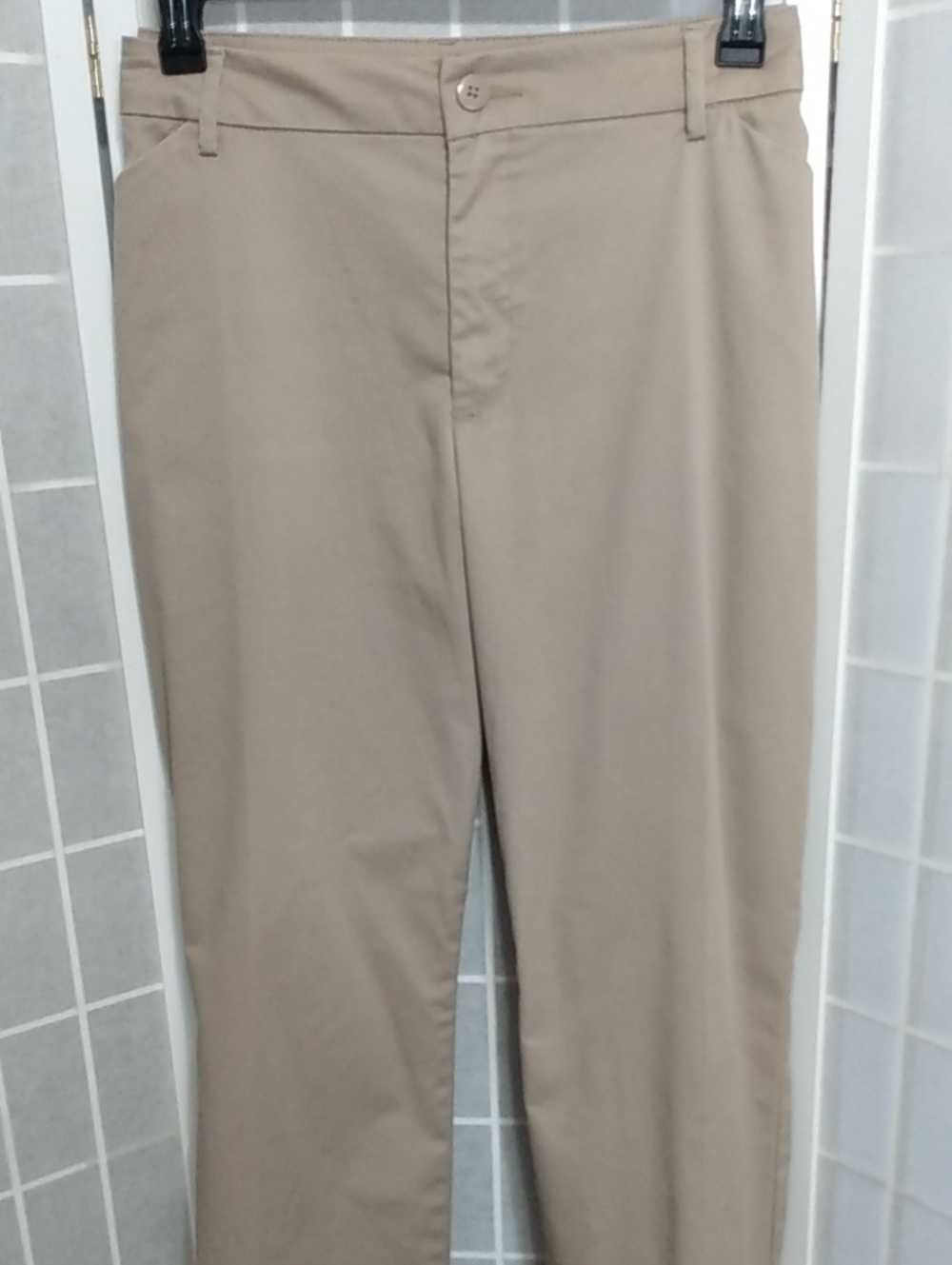 Women's Lee Relaxed Fit - Wrinkle Free Trousers- Neutral Tan - 18 Medium‎
